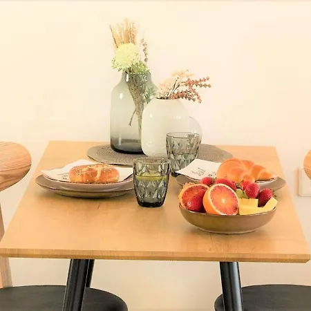 Apartamento Wachtraum - Altstadt & Design An Stadthalle & Marktplatz Reutlingen